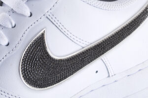 Black 001